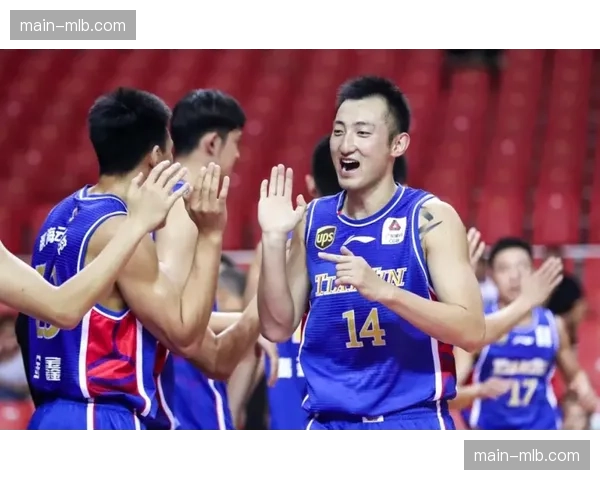 联盟备忘录:将对季后赛期间教练站立指挥区域进行更严格管理 联盟备忘录:将对季后赛期间教练站立指挥区域进行更严格管理